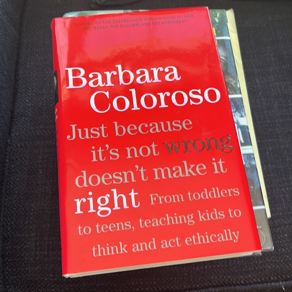 Mothers’ Day gift idea ? Parenting books ! Perfect gift for expecting parents ! - Picture 8 of 9